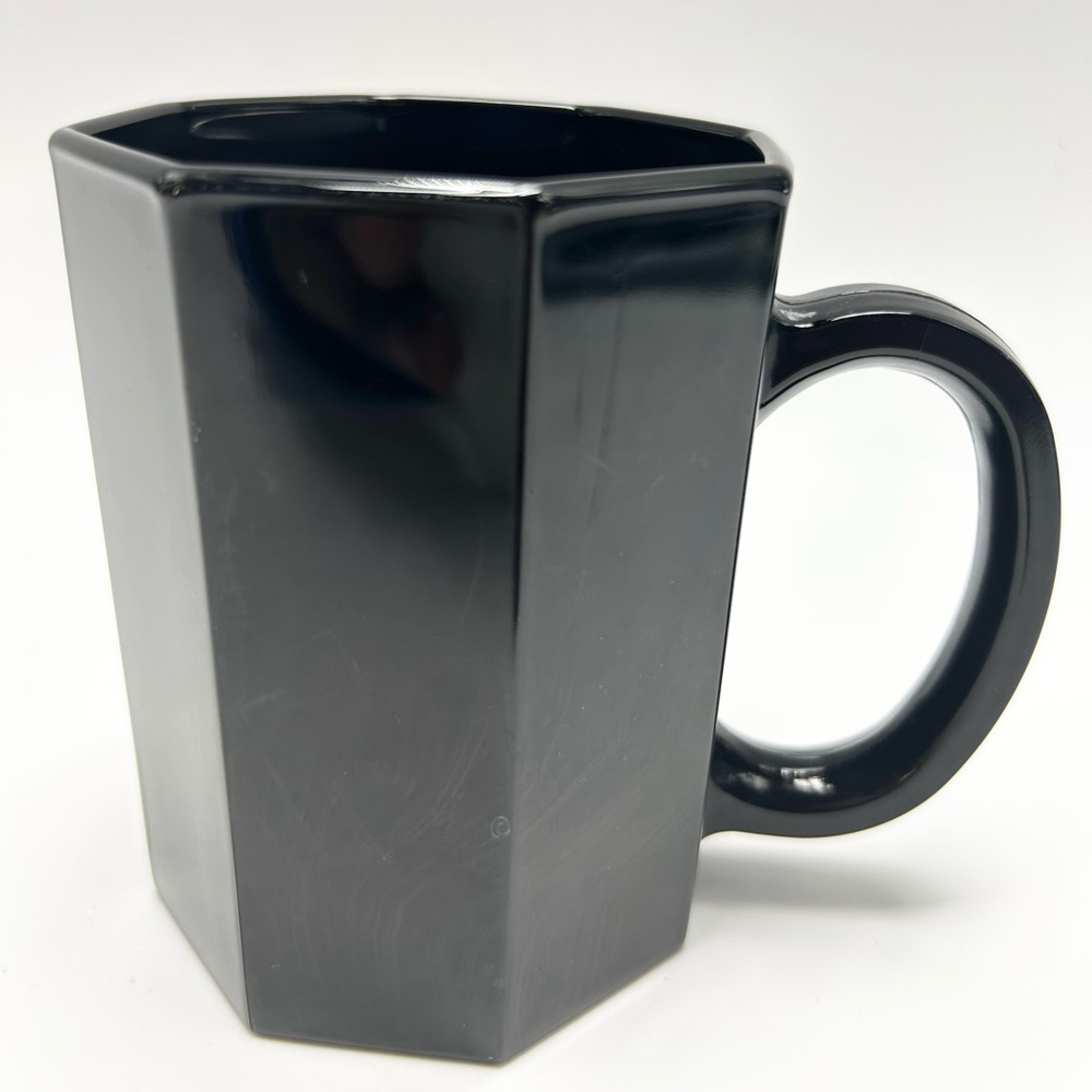 🖤⚫️⬛️♠️♣️◼️Arcoroc France - Black Amethyst Otagonal Mug.